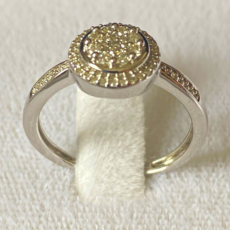 9ct White Gold Diamond Halo Cluster Ring Hallmarked 375 UK Size O